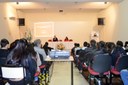 Professores e estudantes participam das palestras e debates