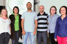 
Franciane Pellizzari, Cassiana Baptista Metri, Rafael Metri, Luís Fernando Roveda, Josiane Gomes Figueiredo e Fabrícia de Souza Predes, todos do colegiado de Ciências Biológicas.
