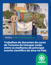 Mariele Pegoraro (à esquerda) e Raquel Vieira posam com a bandeira do Fórum Internacional de Turismo do Iguassu Mariele Pegoraro (à esquerda) e Raquel Vieira posam com a bandeira do Fórum Internacional de Turismo do Iguassu